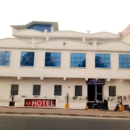 Paarrijat Palace Agra